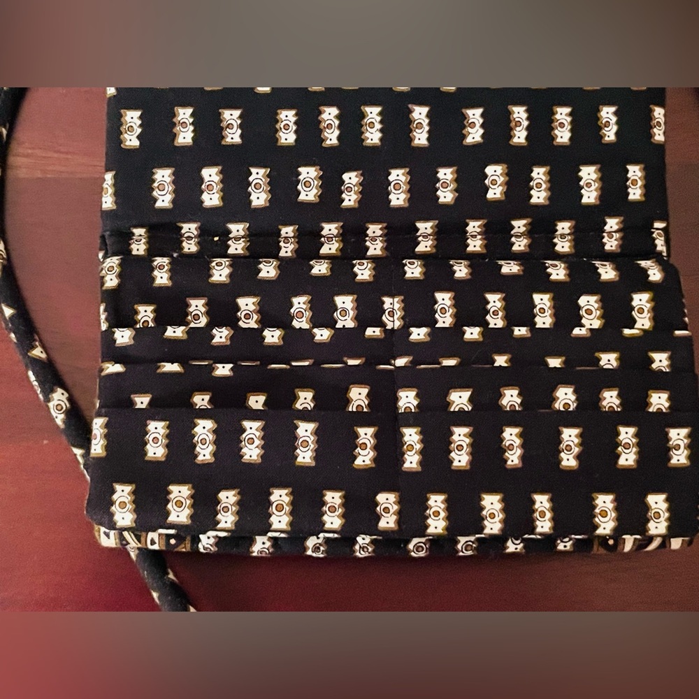 VERA BRADLEY Wallet With Strap - Crossbody - Zebras - Black - Great Condition - Picture 8 of 12